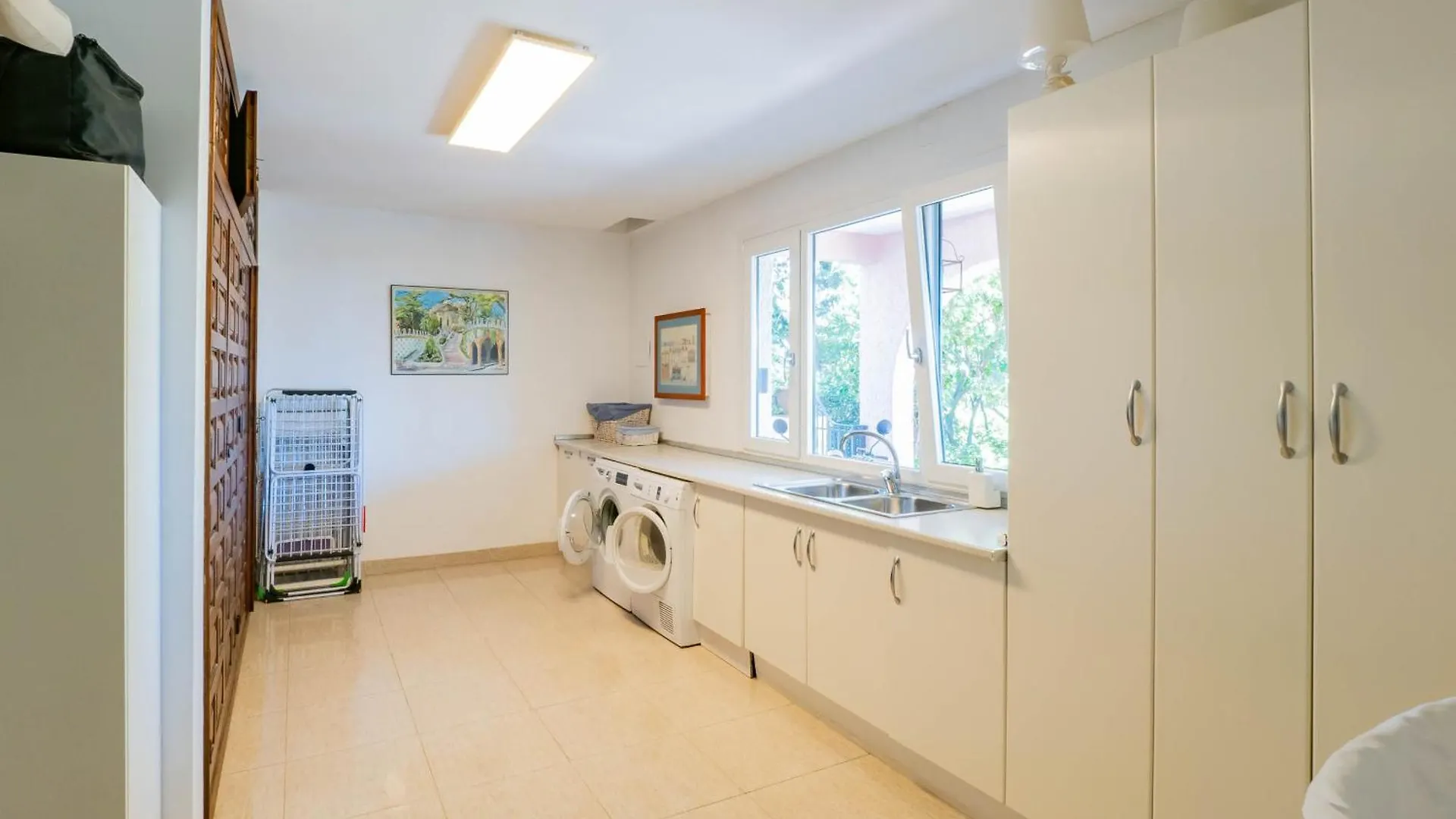 Cubo'S Villa Las Capuchinas & Cave House Торремолинос