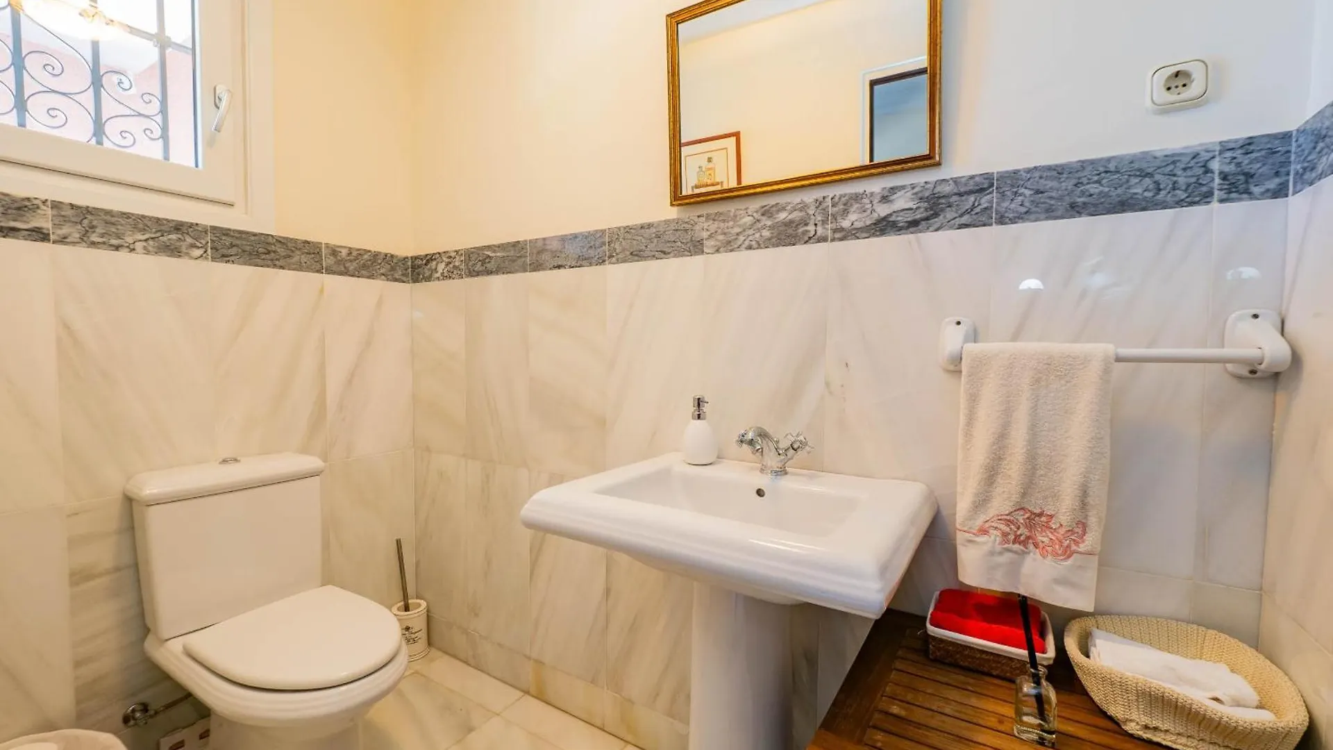 Cubo'S Villa Las Capuchinas & Cave House Торремолинос 0*,  Испания