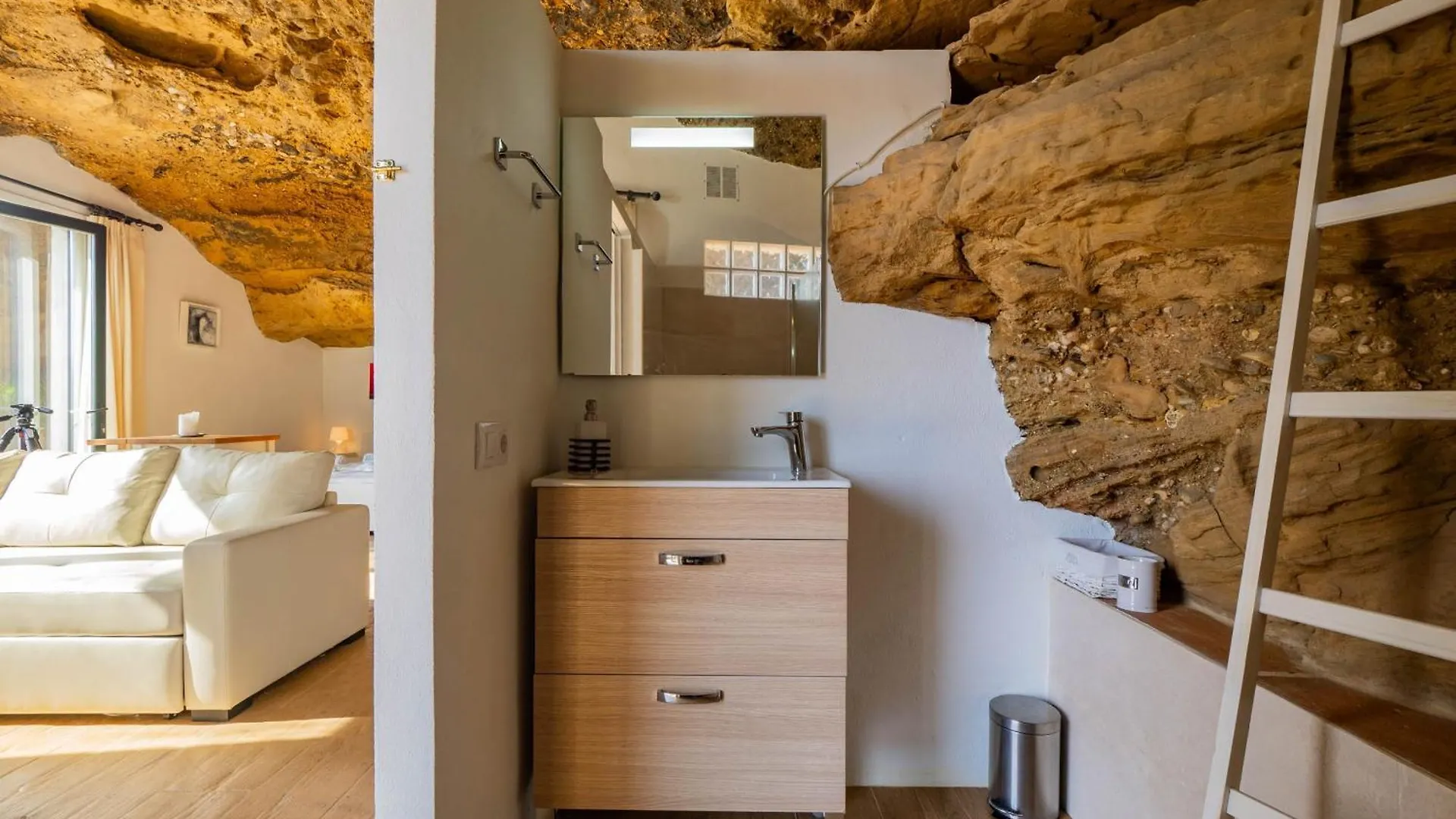 Cubo'S Villa Las Capuchinas & Cave House Торремолинос 0*,
