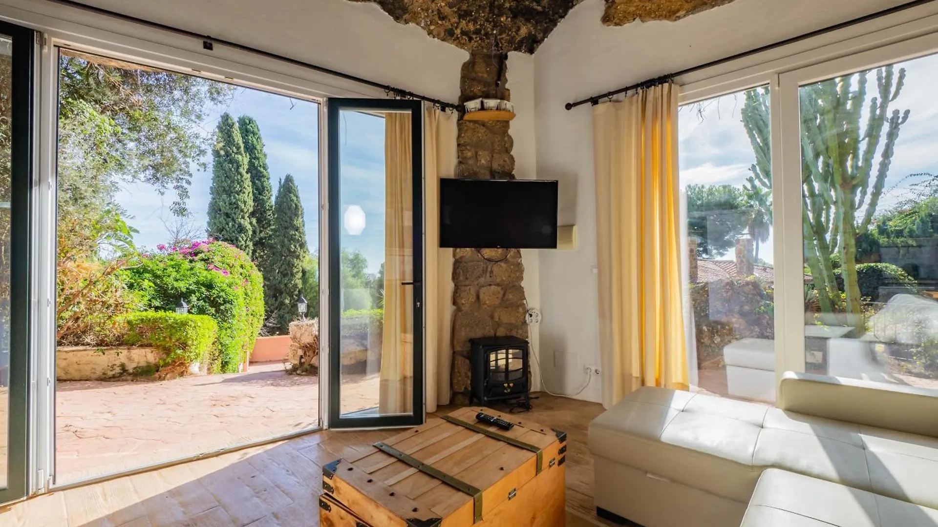 Cubo'S Villa Las Capuchinas & Cave House Torremolinos