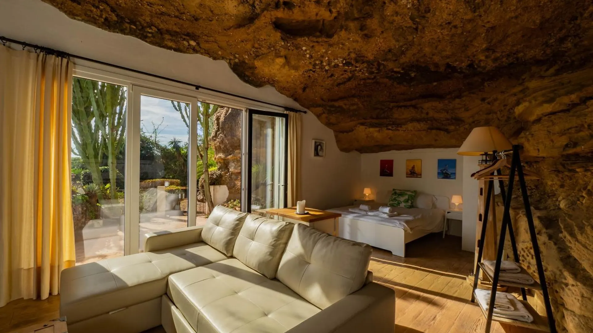 Cubo'S Villa Las Capuchinas & Cave House Torremolinos