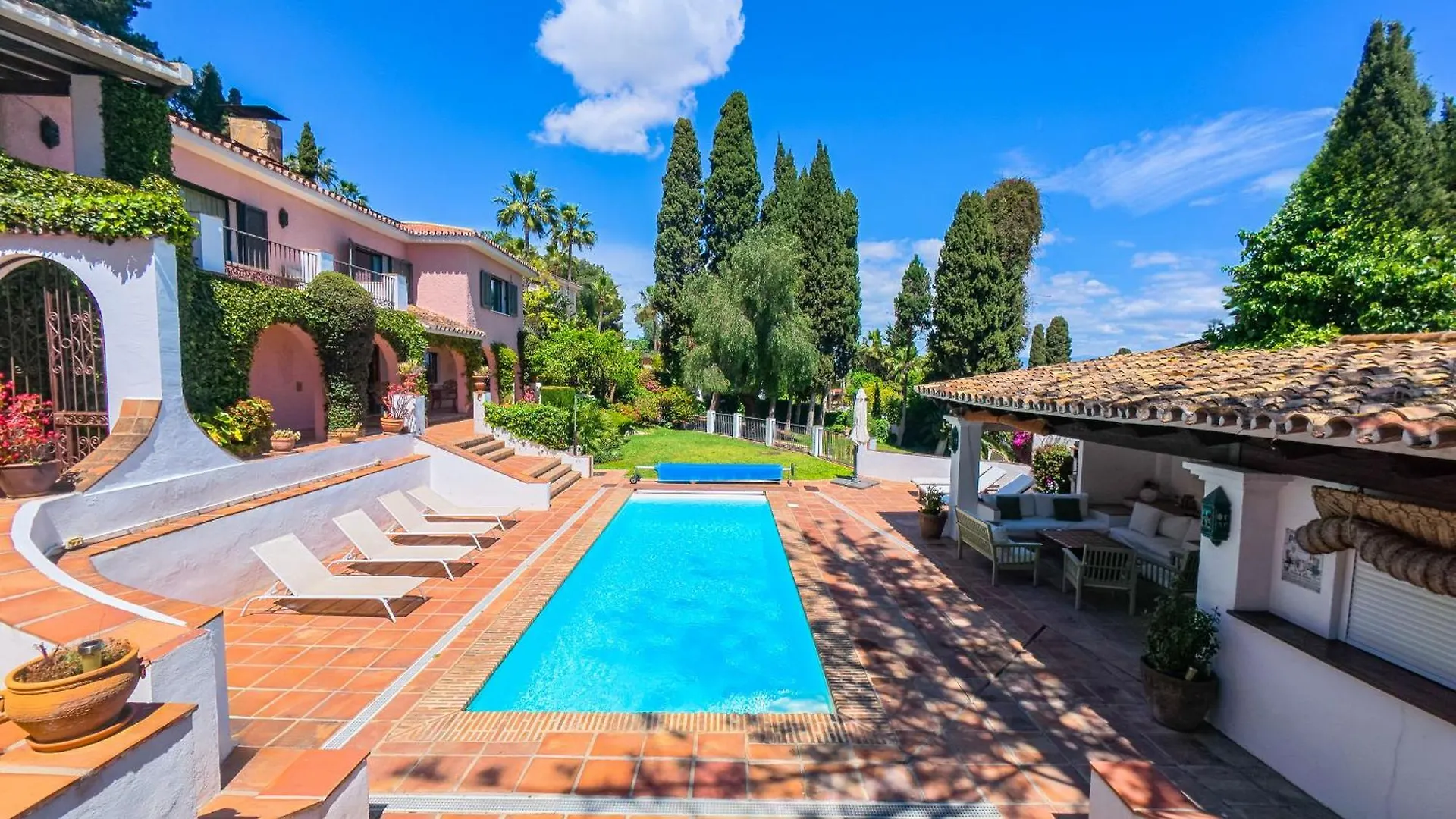 Cubo'S Villa Las Capuchinas & Cave House Torremolinos