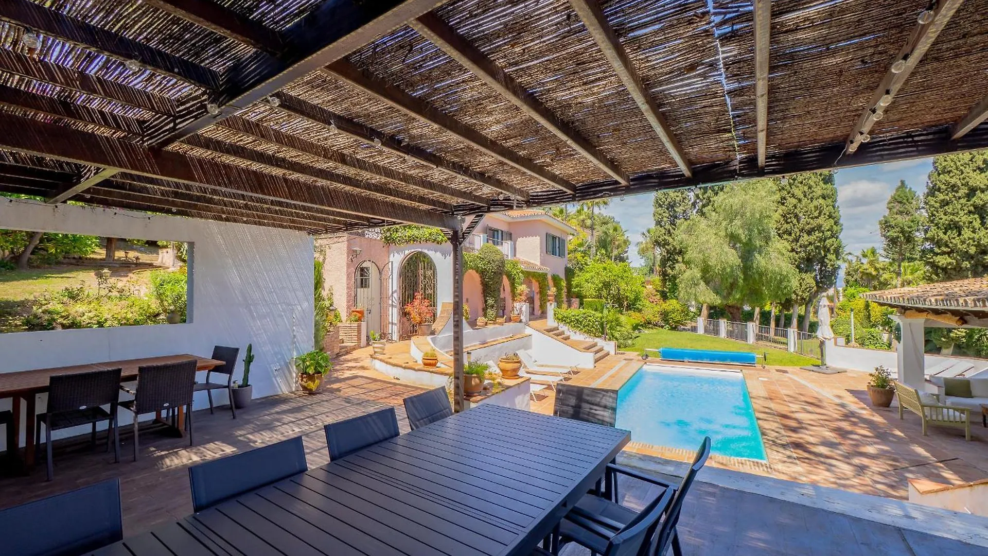 Cubo'S Villa Las Capuchinas & Cave House Torremolinos
